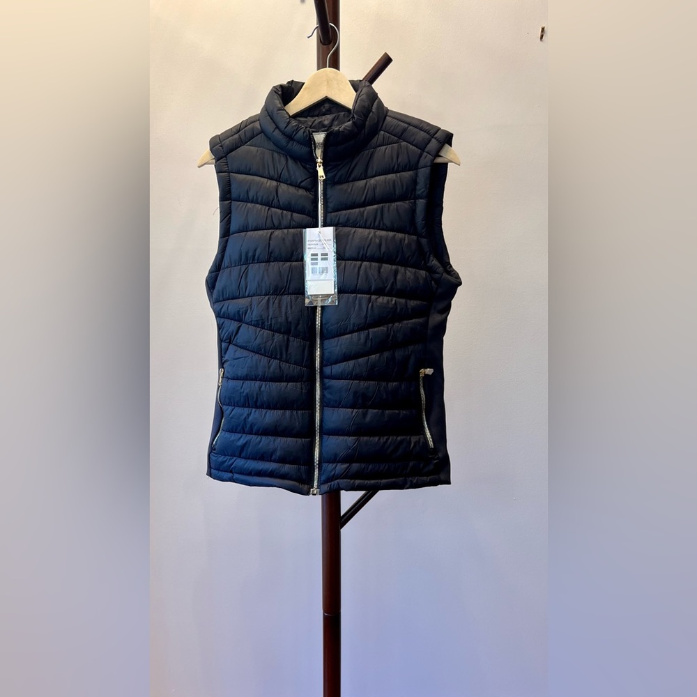NWT Hypoallergenic polyblend filled winter ski vest. Large